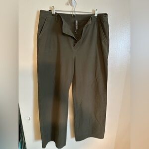 Vuori Olive Green Women's Pants